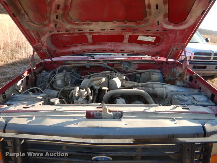 image for item J5544 1994 Ford F150 XL pickup truck