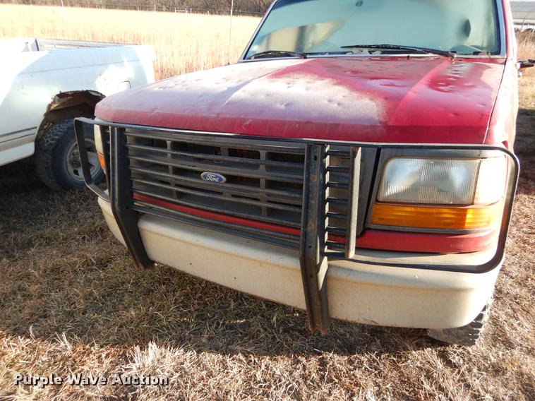 image for item J5544 1994 Ford F150 XL pickup truck