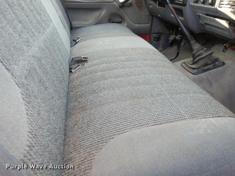 image for item J5544 1994 Ford F150 XL pickup truck