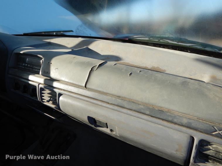 image for item J5544 1994 Ford F150 XL pickup truck