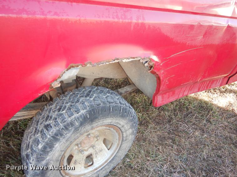 image for item J5544 1994 Ford F150 XL pickup truck