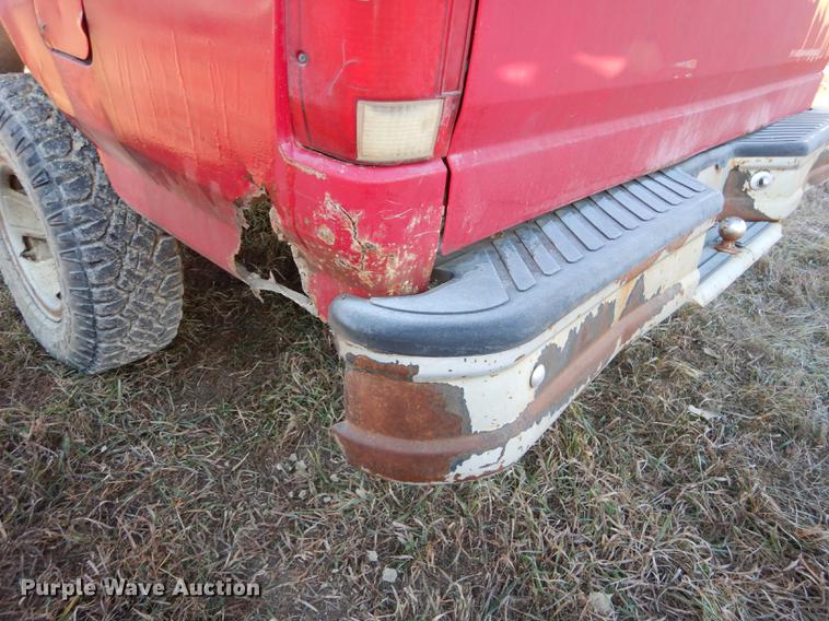 image for item J5544 1994 Ford F150 XL pickup truck