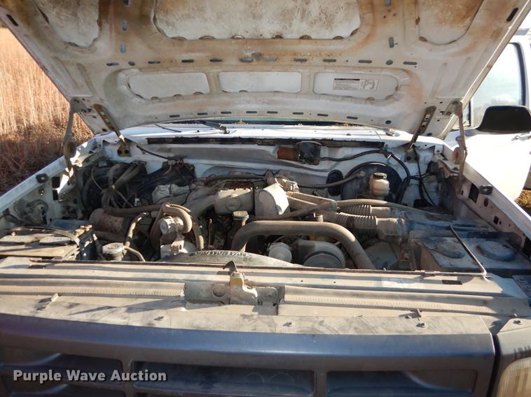 image for item J5545 1993 Ford F150 XL pickup truck