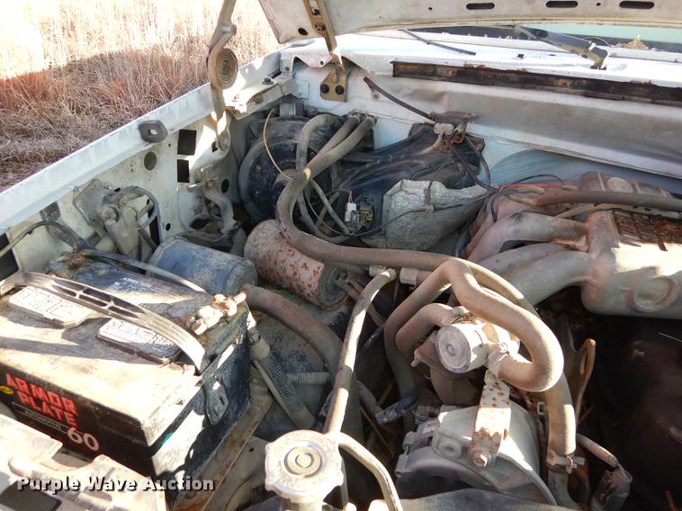 image for item J5545 1993 Ford F150 XL pickup truck