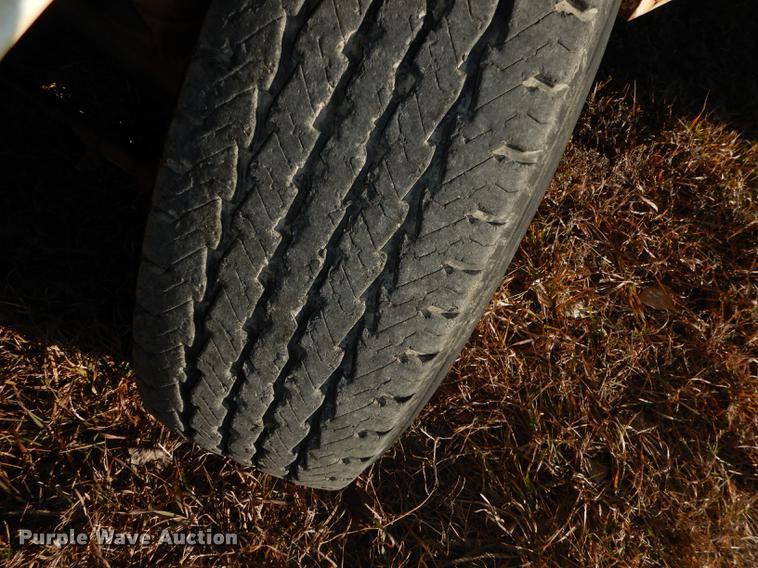 image for item J5545 1993 Ford F150 XL pickup truck