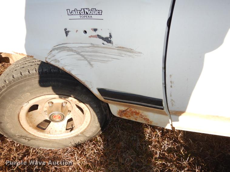 image for item J5545 1993 Ford F150 XL pickup truck