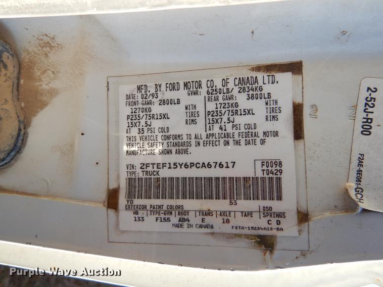 image for item J5545 1993 Ford F150 XL pickup truck