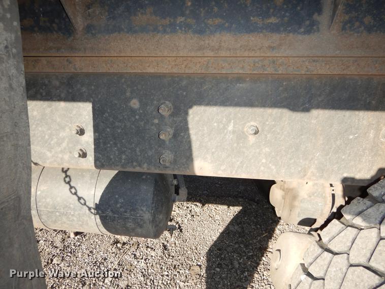 image for item J5564 2002 Sterling L8500 tree grapple truck