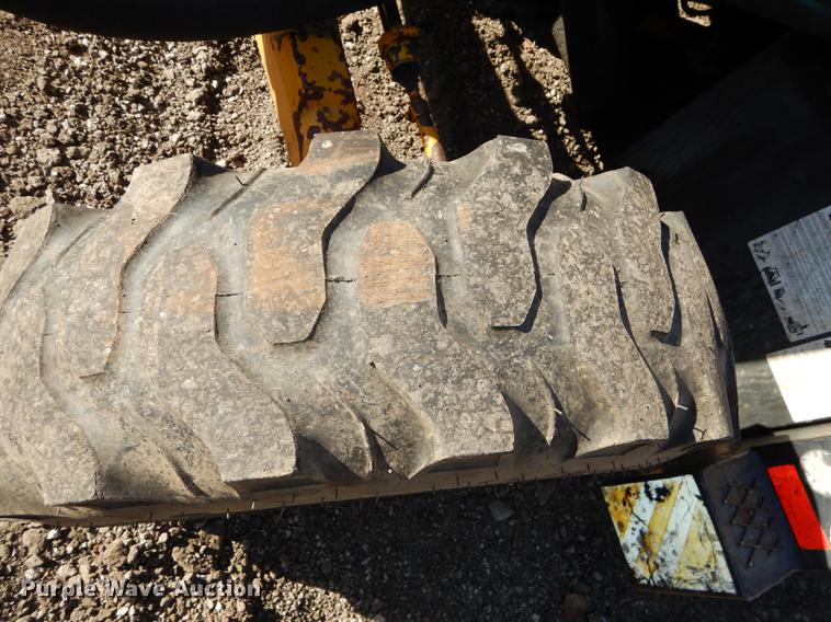 image for item J5580 John Deere 2755 tractor