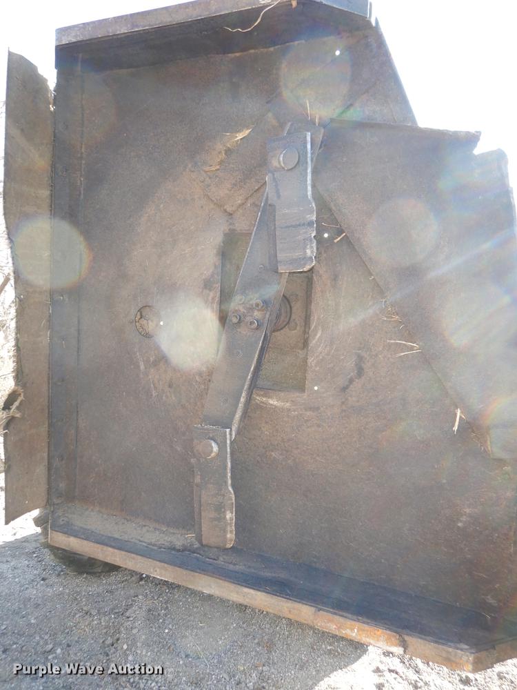 image for item J5580 John Deere 2755 tractor