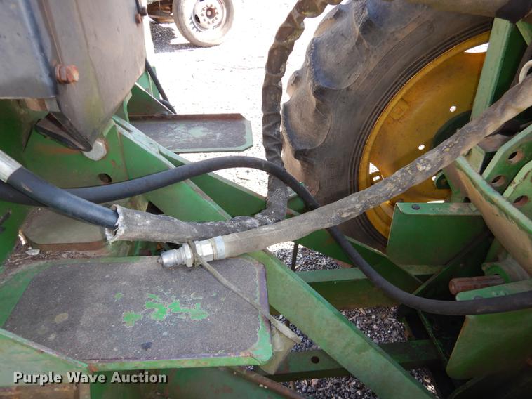 image for item J5582 1995 John Deere 970 tractor