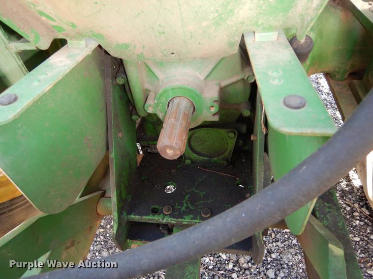 image for item J5582 1995 John Deere 970 tractor