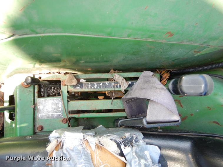 image for item J5582 1995 John Deere 970 tractor