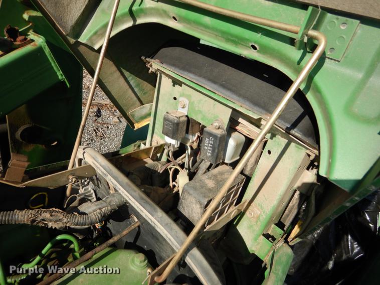 image for item J5582 1995 John Deere 970 tractor