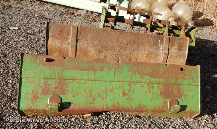 image for item J5582 1995 John Deere 970 tractor