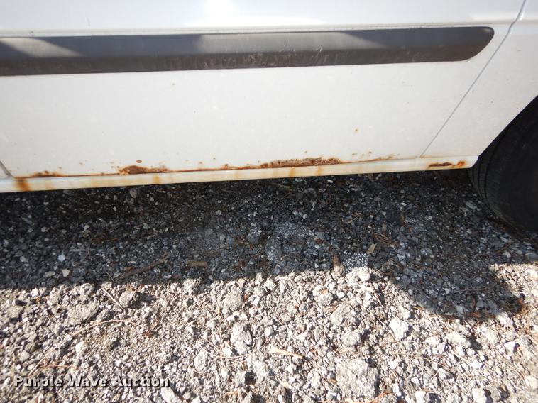 image for item J5583 2001 Ford Windstar LX van