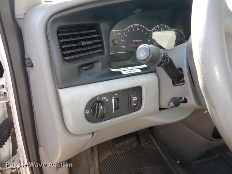 image for item J5583 2001 Ford Windstar LX van