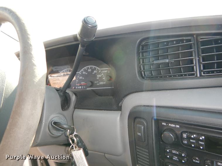 image for item J5583 2001 Ford Windstar LX van