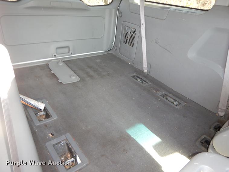 image for item J5583 2001 Ford Windstar LX van