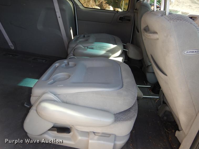 image for item J5583 2001 Ford Windstar LX van