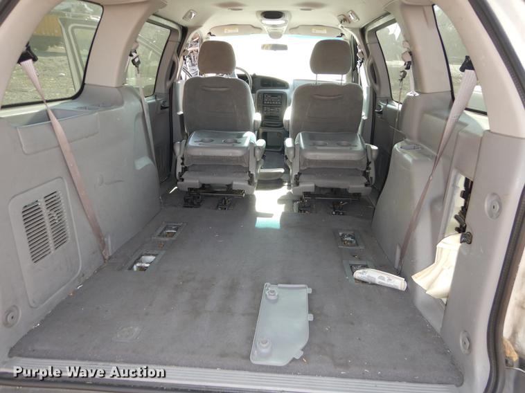 image for item J5583 2001 Ford Windstar LX van