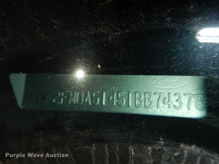 image for item J5583 2001 Ford Windstar LX van