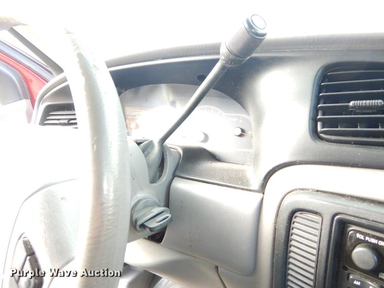 image for item J5585 2000 Ford Windstar van