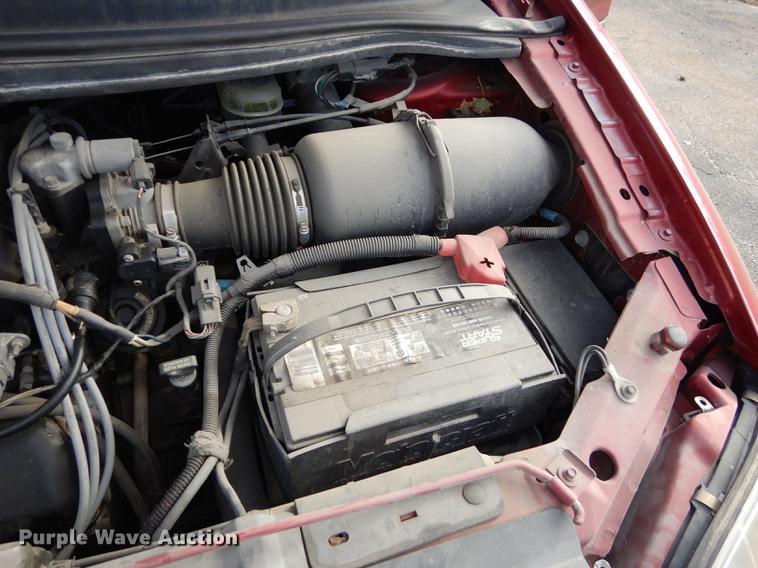 image for item J5585 2000 Ford Windstar van