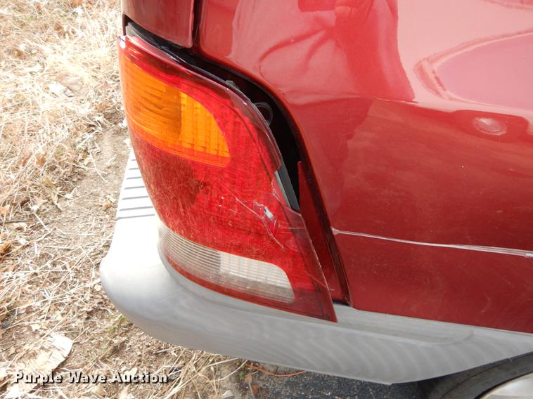 image for item J5585 2000 Ford Windstar van