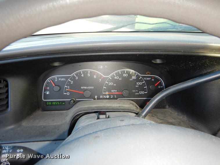 image for item J5593 2000 Ford Windstar van