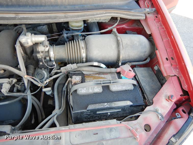 image for item J5593 2000 Ford Windstar van