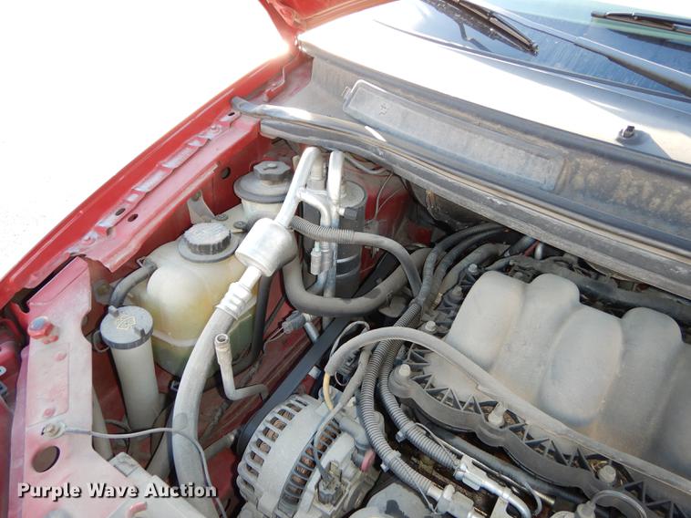 image for item J5593 2000 Ford Windstar van