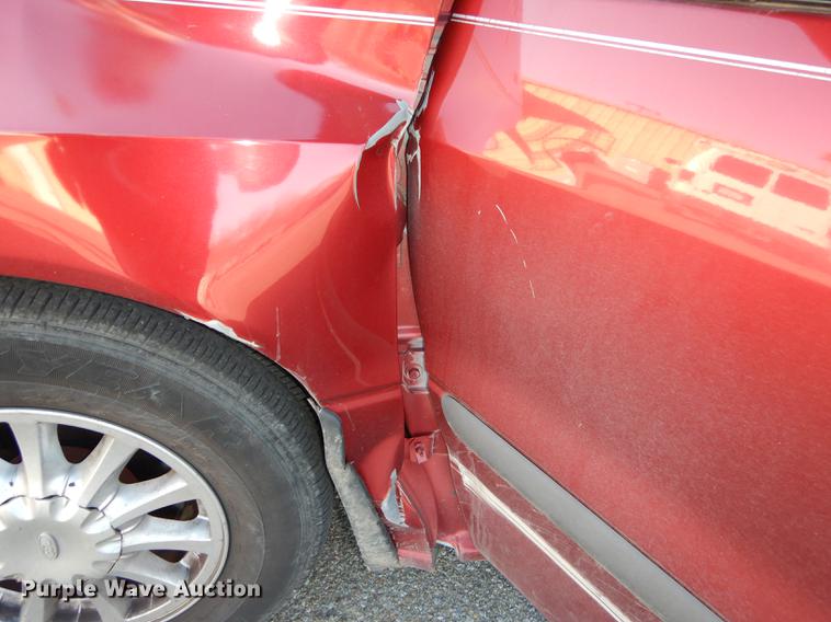 image for item J5593 2000 Ford Windstar van