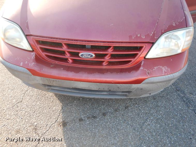 image for item J5593 2000 Ford Windstar van
