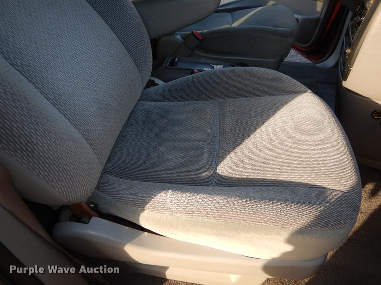 image for item J5593 2000 Ford Windstar van