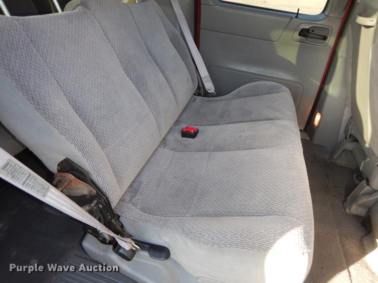 image for item J5593 2000 Ford Windstar van