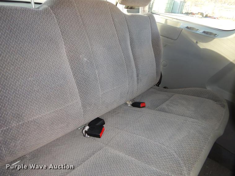 image for item J5593 2000 Ford Windstar van