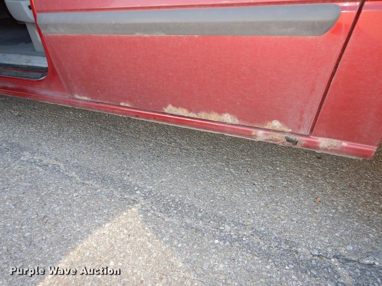 image for item J5593 2000 Ford Windstar van