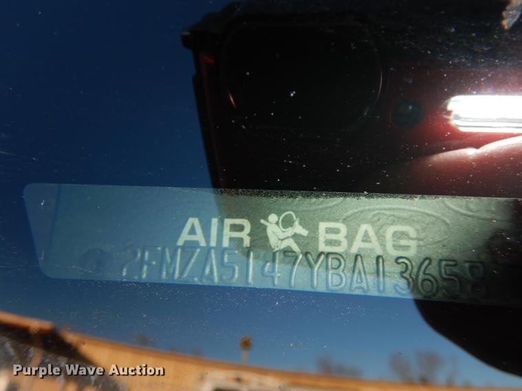 image for item J5593 2000 Ford Windstar van