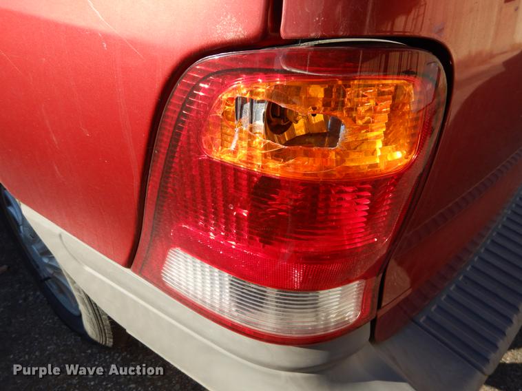 image for item J5593 2000 Ford Windstar van