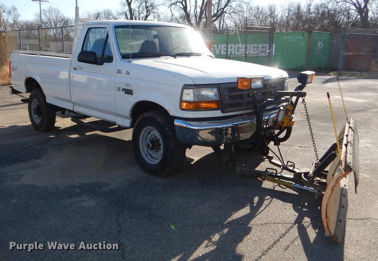 image for item J5630 1995 Ford F250 XL pickup truck