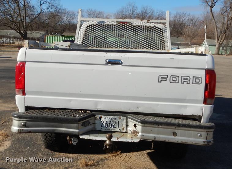image for item J5630 1995 Ford F250 XL pickup truck