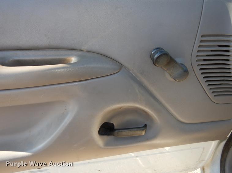 image for item J5630 1995 Ford F250 XL pickup truck