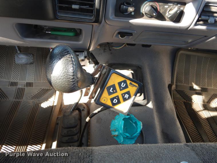 image for item J5630 1995 Ford F250 XL pickup truck