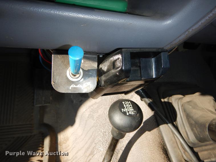 image for item J5630 1995 Ford F250 XL pickup truck