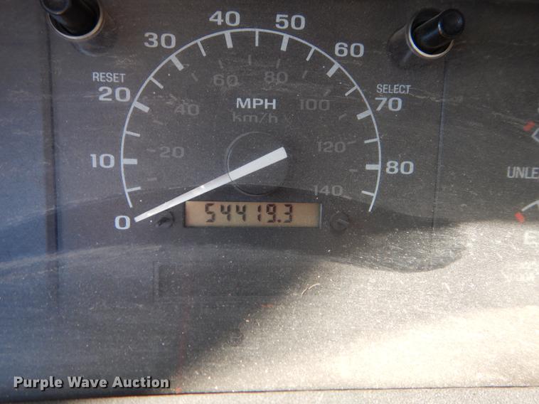 image for item J5630 1995 Ford F250 XL pickup truck