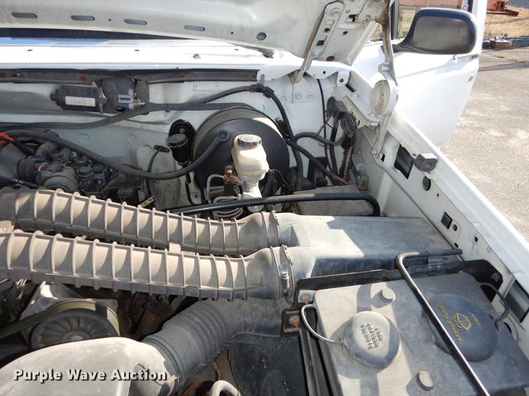 image for item J5630 1995 Ford F250 XL pickup truck