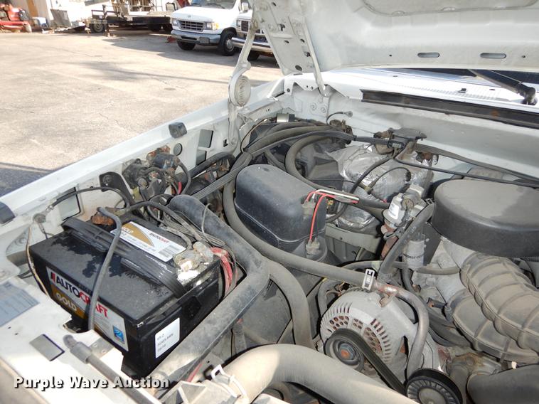 image for item J5630 1995 Ford F250 XL pickup truck