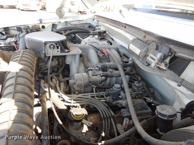 image for item J5630 1995 Ford F250 XL pickup truck