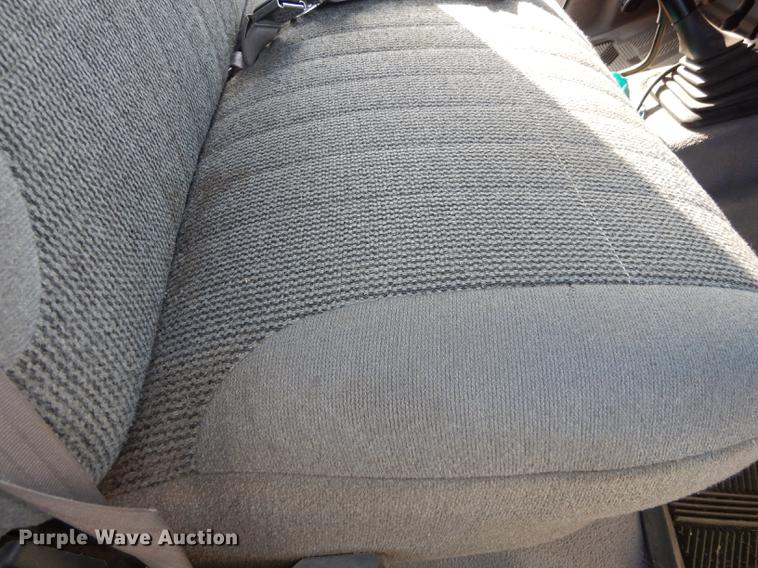 image for item J5630 1995 Ford F250 XL pickup truck